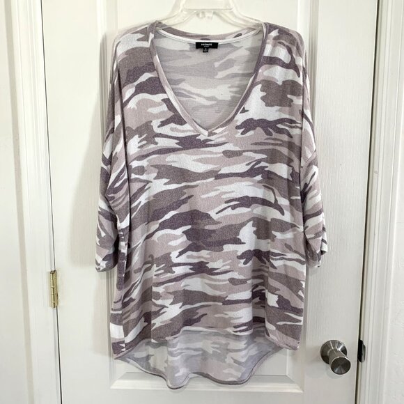 Premise Nordstrom Camo V-Neck Sweater ¾ Sleeve High Low Knit Gray White Size 1X - Picture 4 of 6